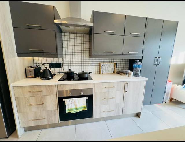 2 BEDROOM TOWNHOUSE FOR SALE IN MENLO PARK